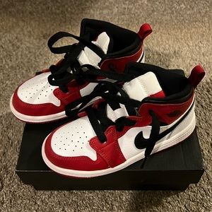 Jordan 1 mid kids